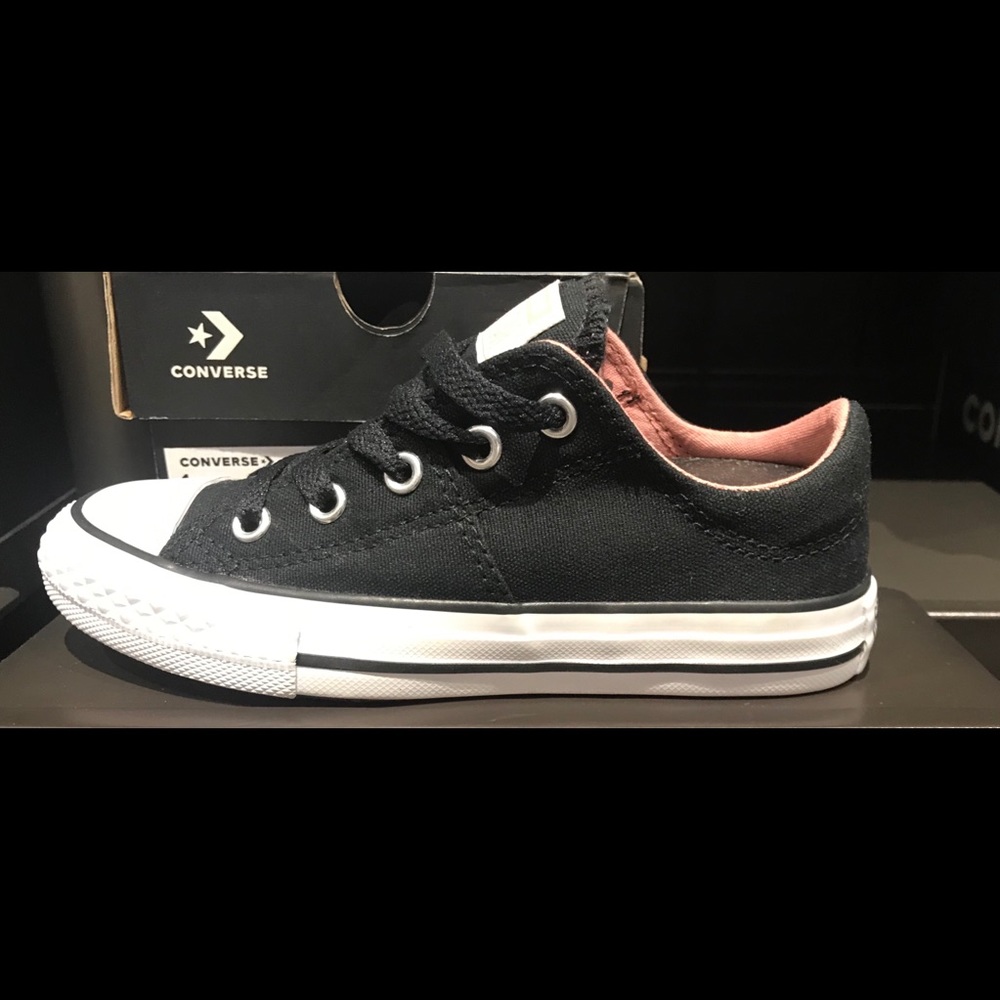 Girls, Converse Size 12 in kids.